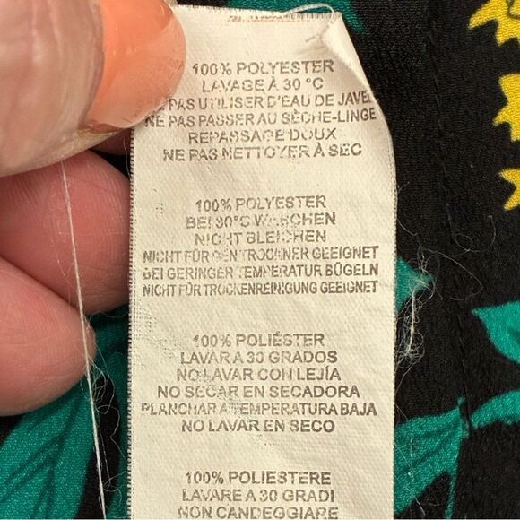 PRETTYLITTLETHING Long Sleeve Floral Maxi Dress Black Women’s Size 10 - Picture 8 of 8